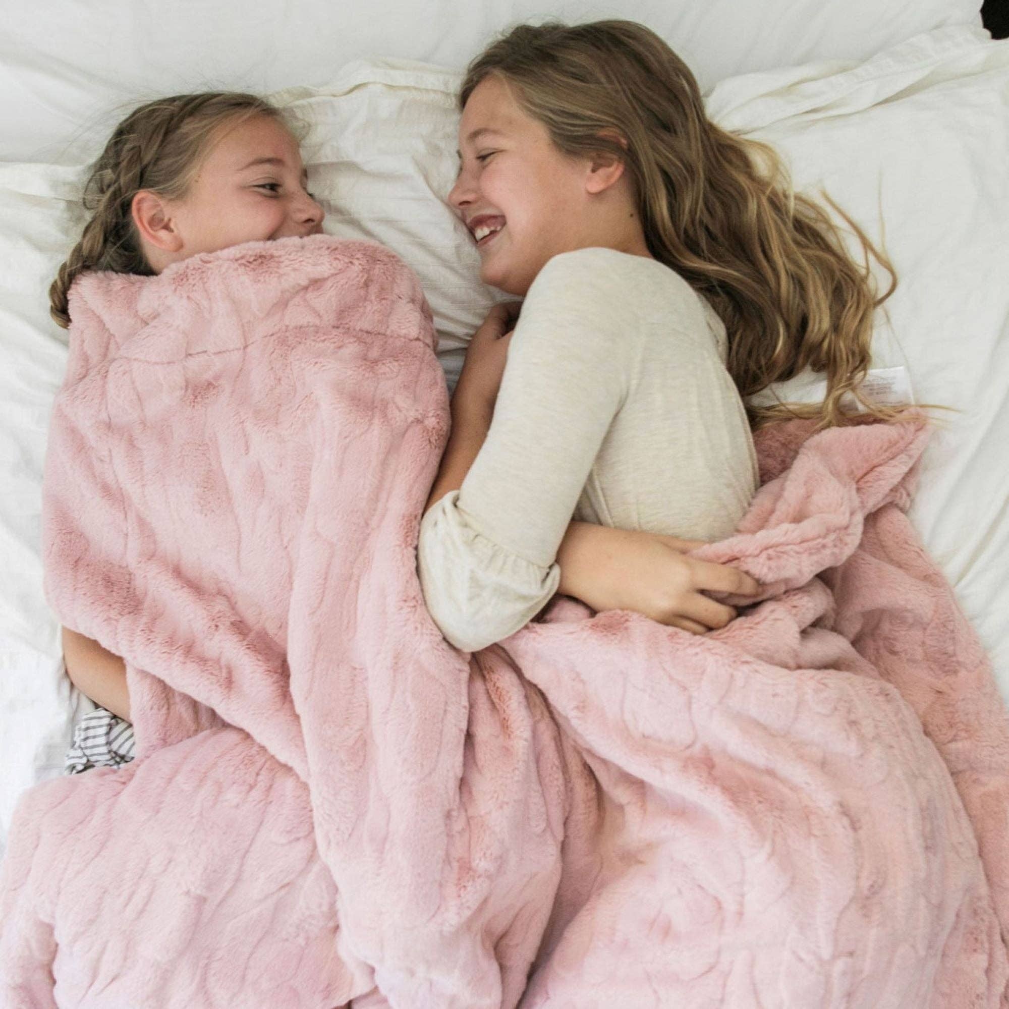 PATTERNED FAUX FUR XL THROW BLANKETS: Buff