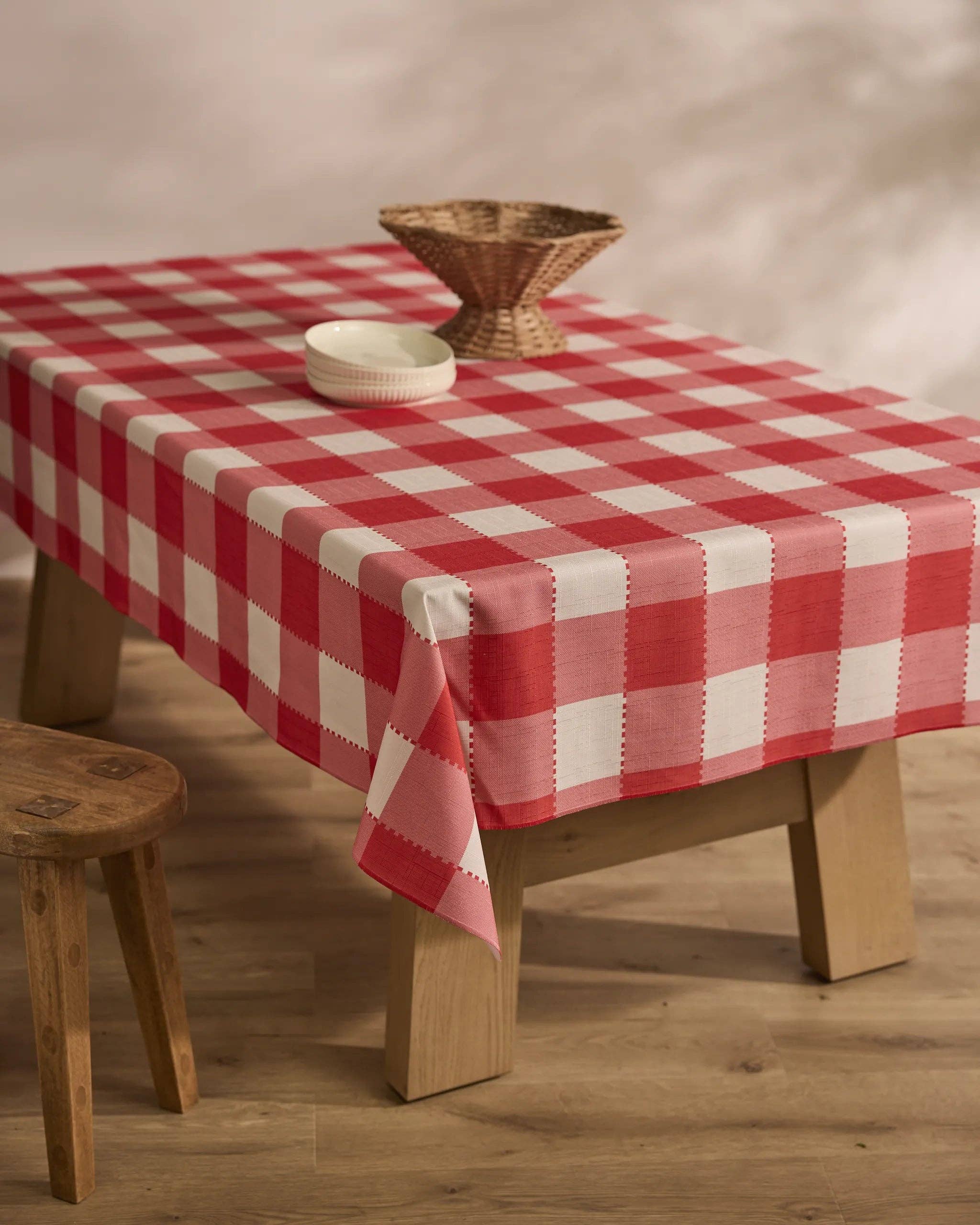 Ripe Tomato Gingham Tablecloth: Large - 62" x 108"