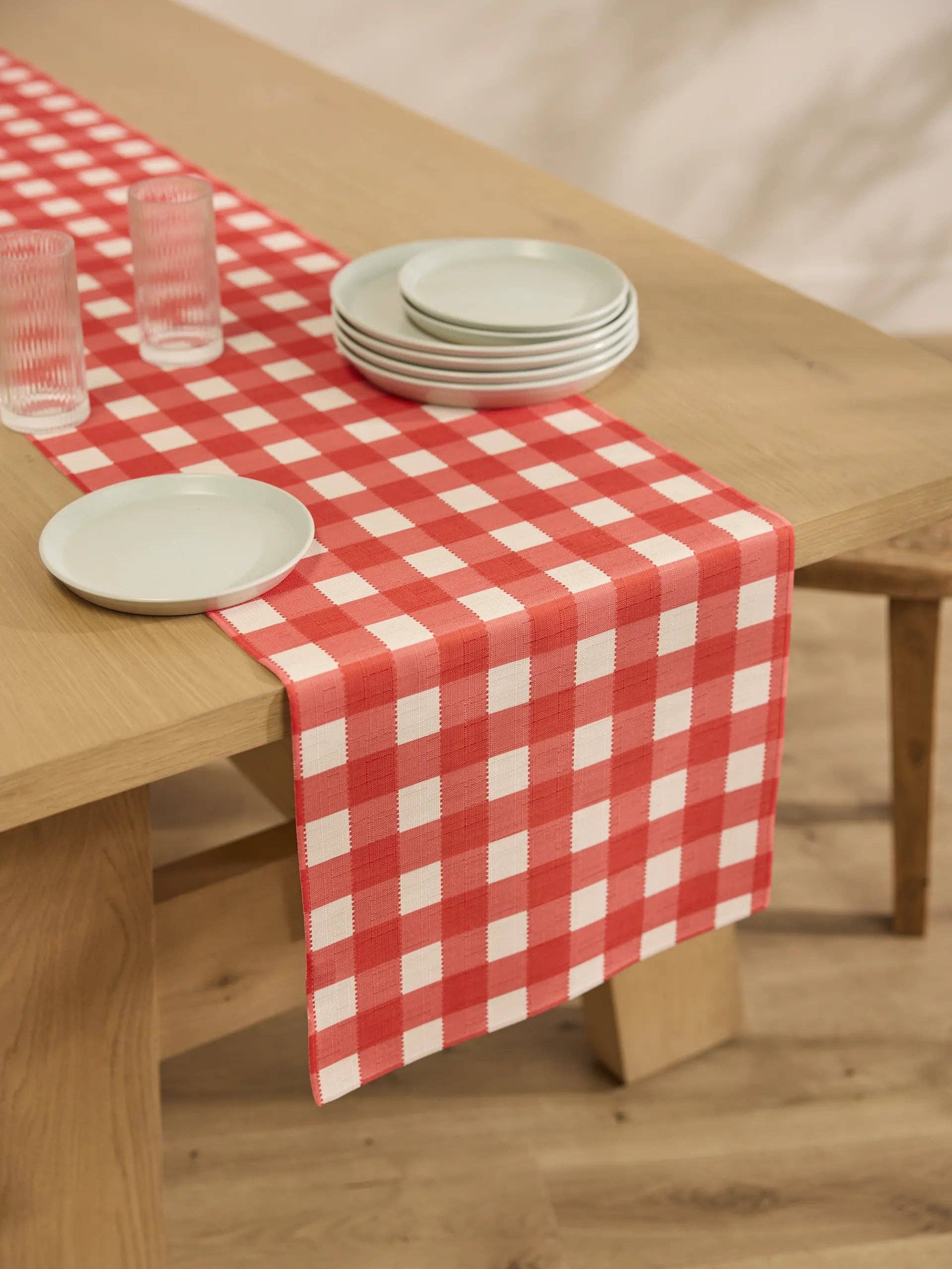 Ripe Tomato Gingham Table Runner: Small - 16" x 60"