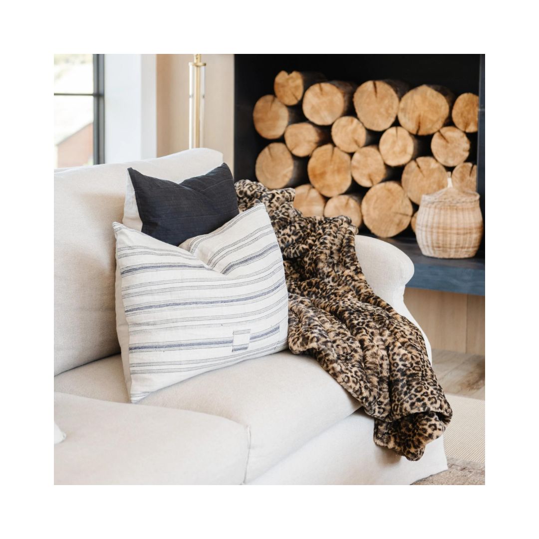 Classic Leopard Home Throw